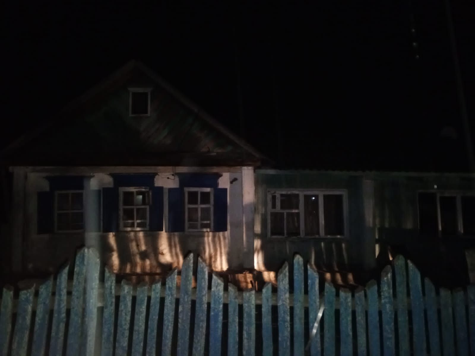 Пожар в селе Каракашлы: спасли дом благодаря слаженным действиям жителей