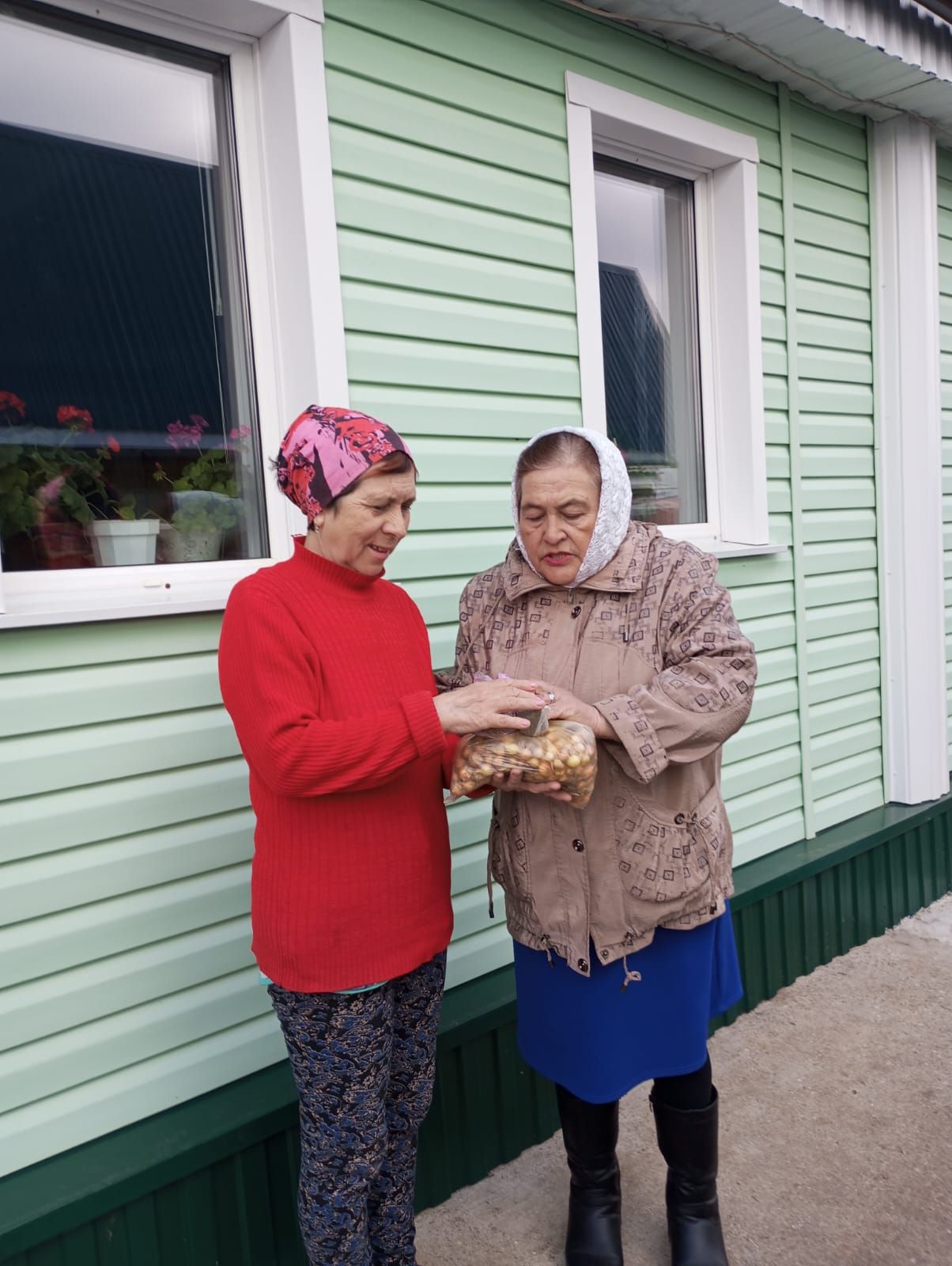 В селе Каклы-Куль прошла акция по раздаче семян для посева