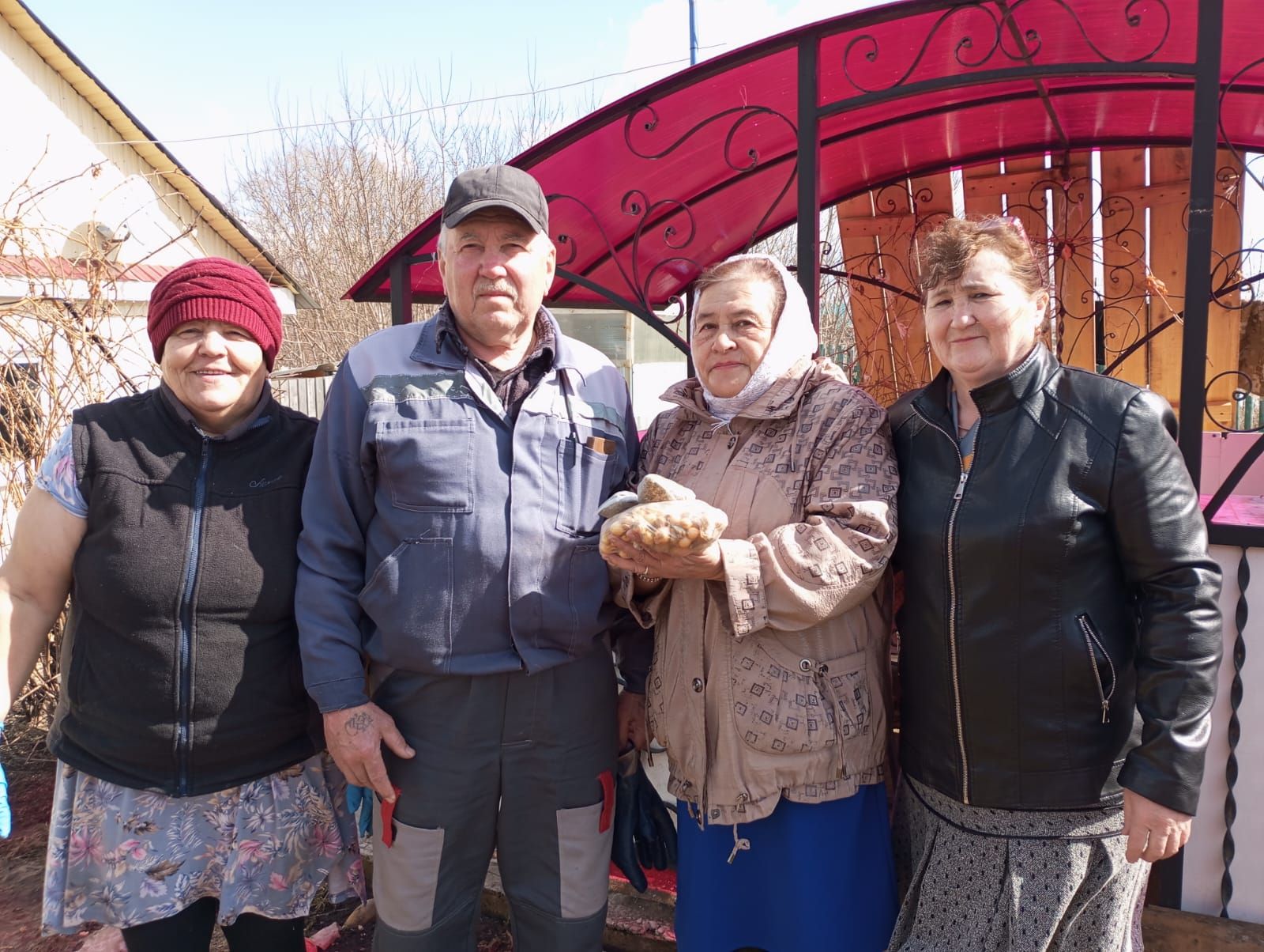 В селе Каклы-Куль прошла акция по раздаче семян для посева