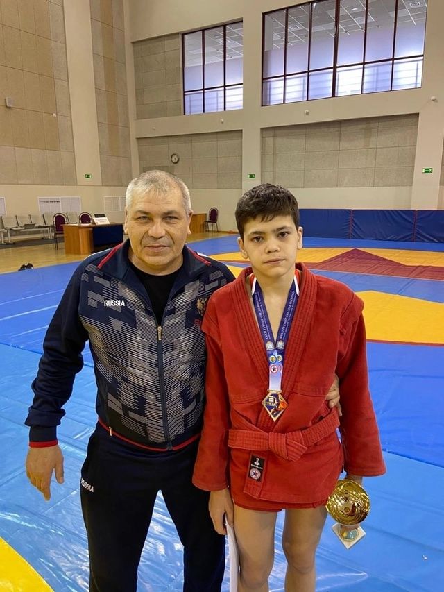 Уруссинский самбист покоряет новые высоты!