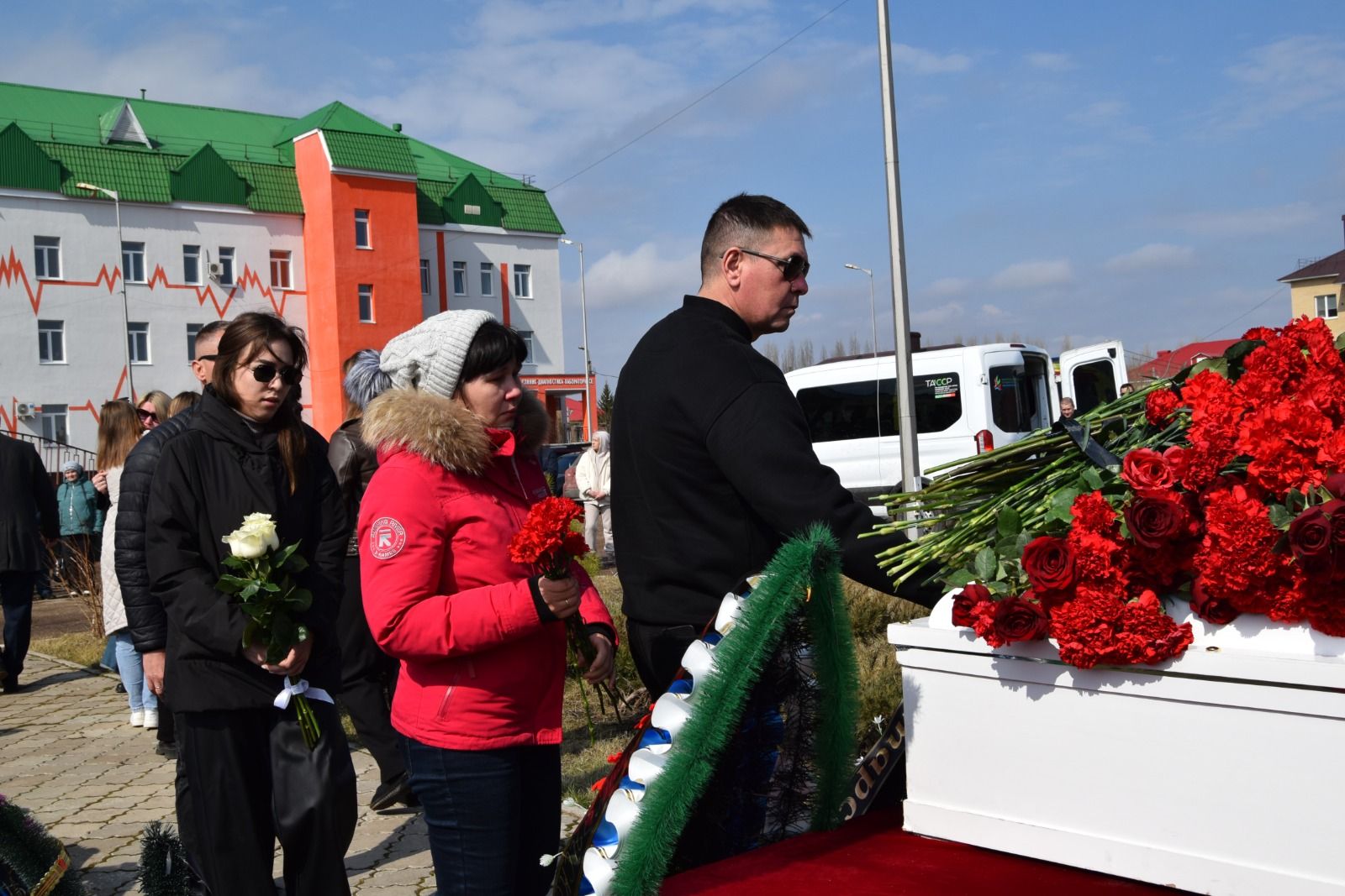Ютазинцы попрощались со своим славным сыном