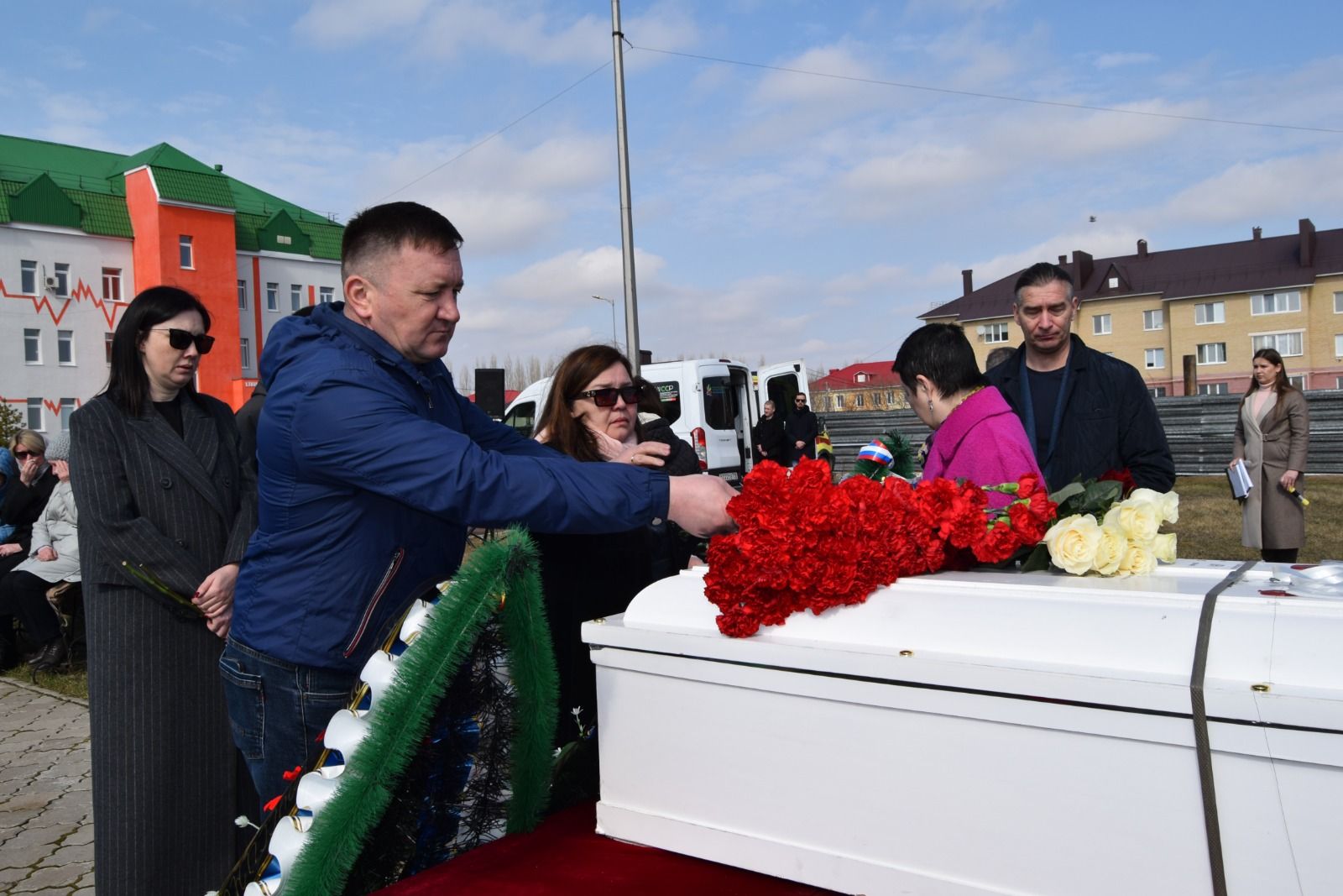 Ютазинцы попрощались со своим славным сыном