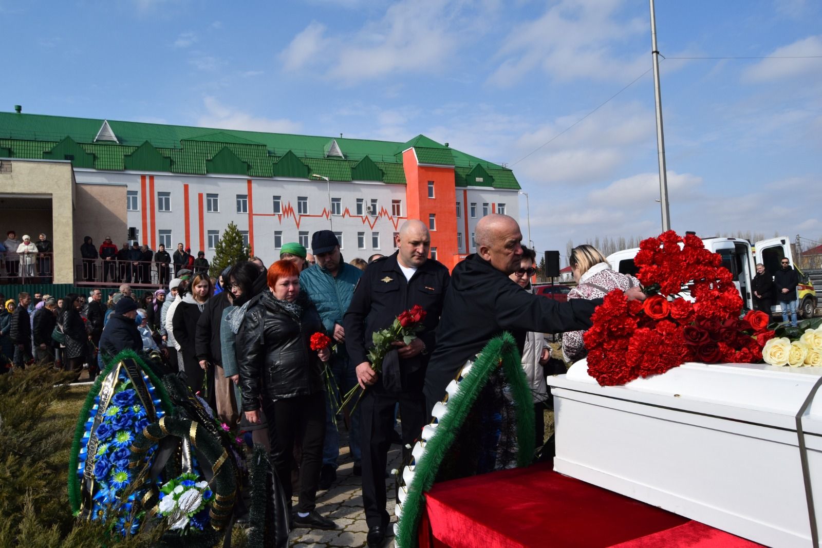 Ютазинцы попрощались со своим славным сыном