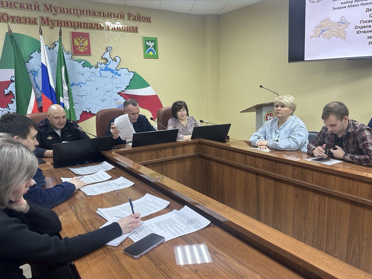 В Ютазинском районе обсудили вопросы безопасности дорожного движения