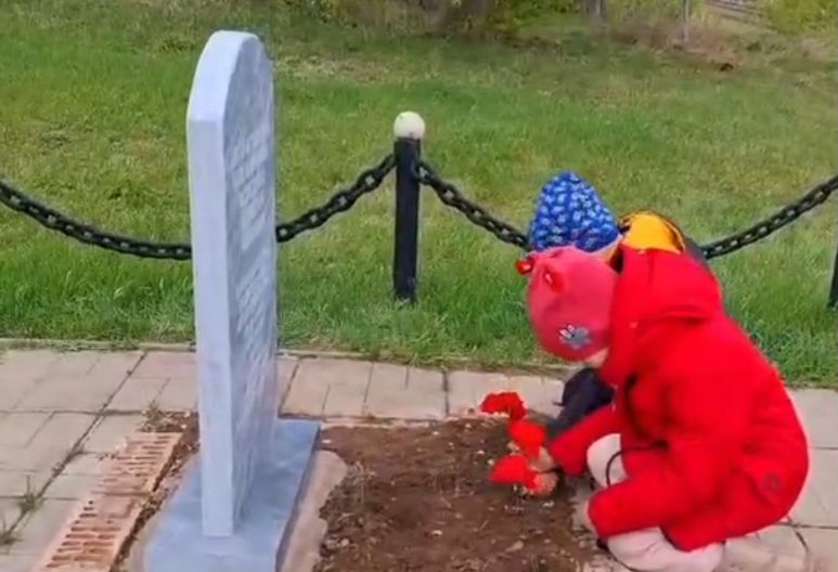 Память поколений: активисты привели в порядок мемориал героям Гражданской войны