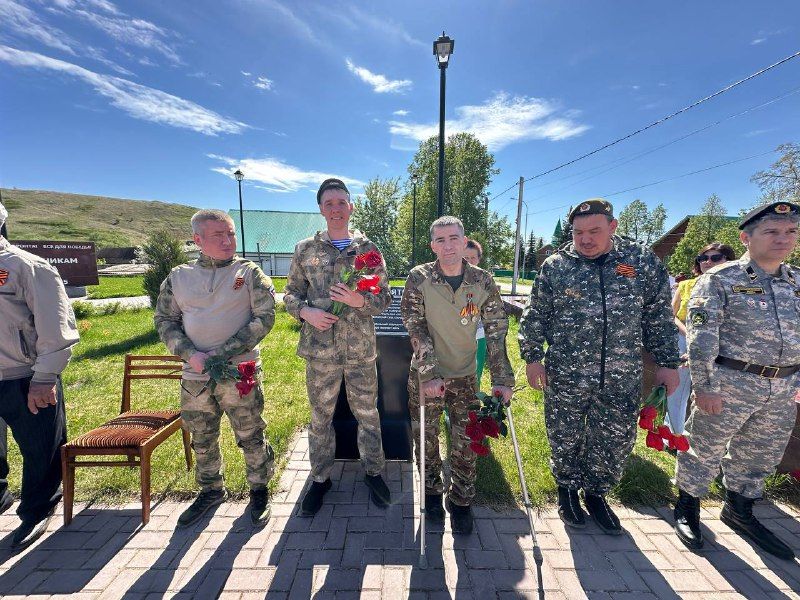 Мәңгелек ут яна мәңгегә, каһарманнар искә төшә шул мәлдә...