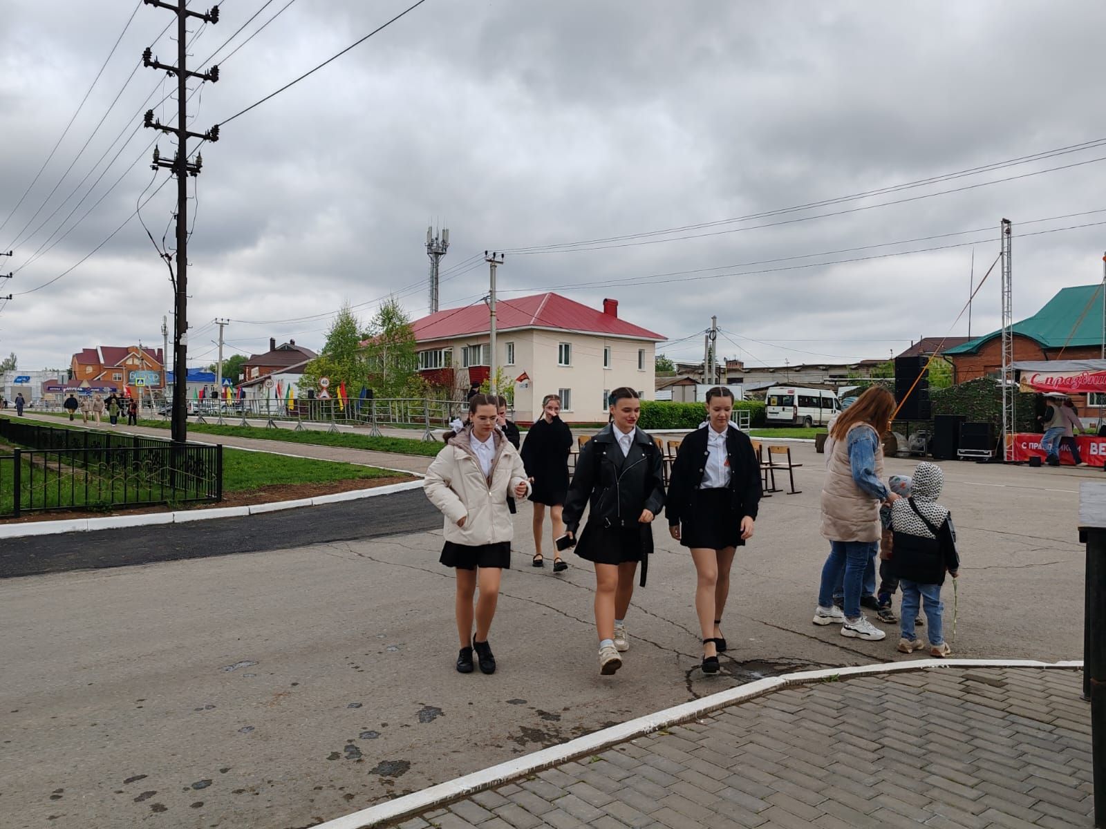 Такую войну пережили, победу над таким грозным врагом одержали!