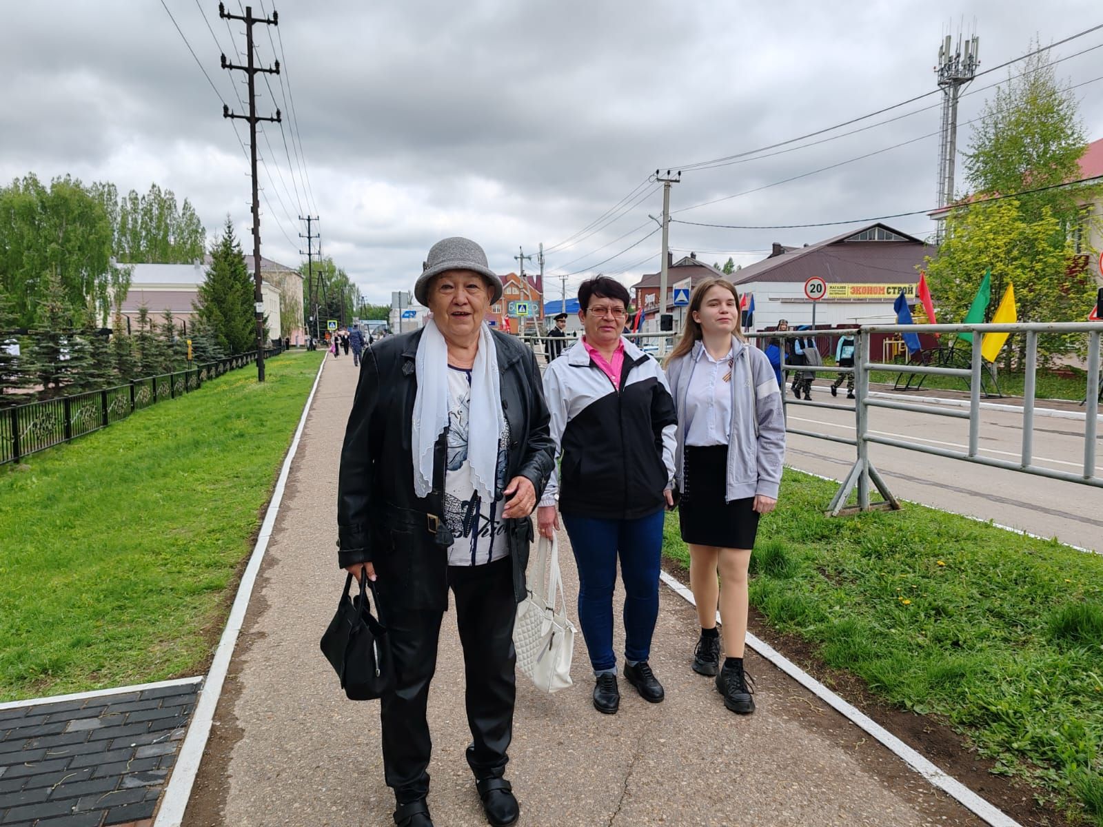 Такую войну пережили, победу над таким грозным врагом одержали!