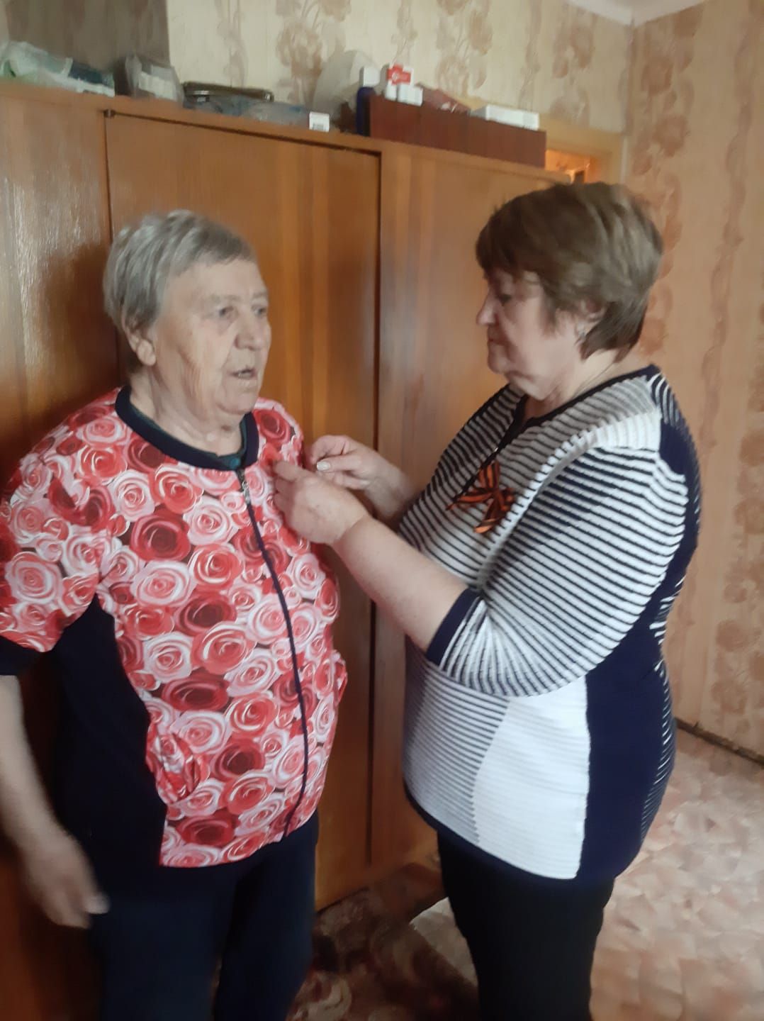 Активисты ТОС Ютазинского района поздравили ветеранов и детей войны с Днём Победы