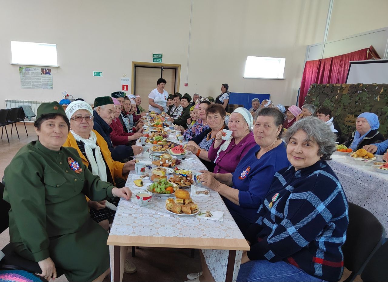 В Старом Каразерике отметили 80-летие Великой Победы и открыли обелиск труженикам тыла