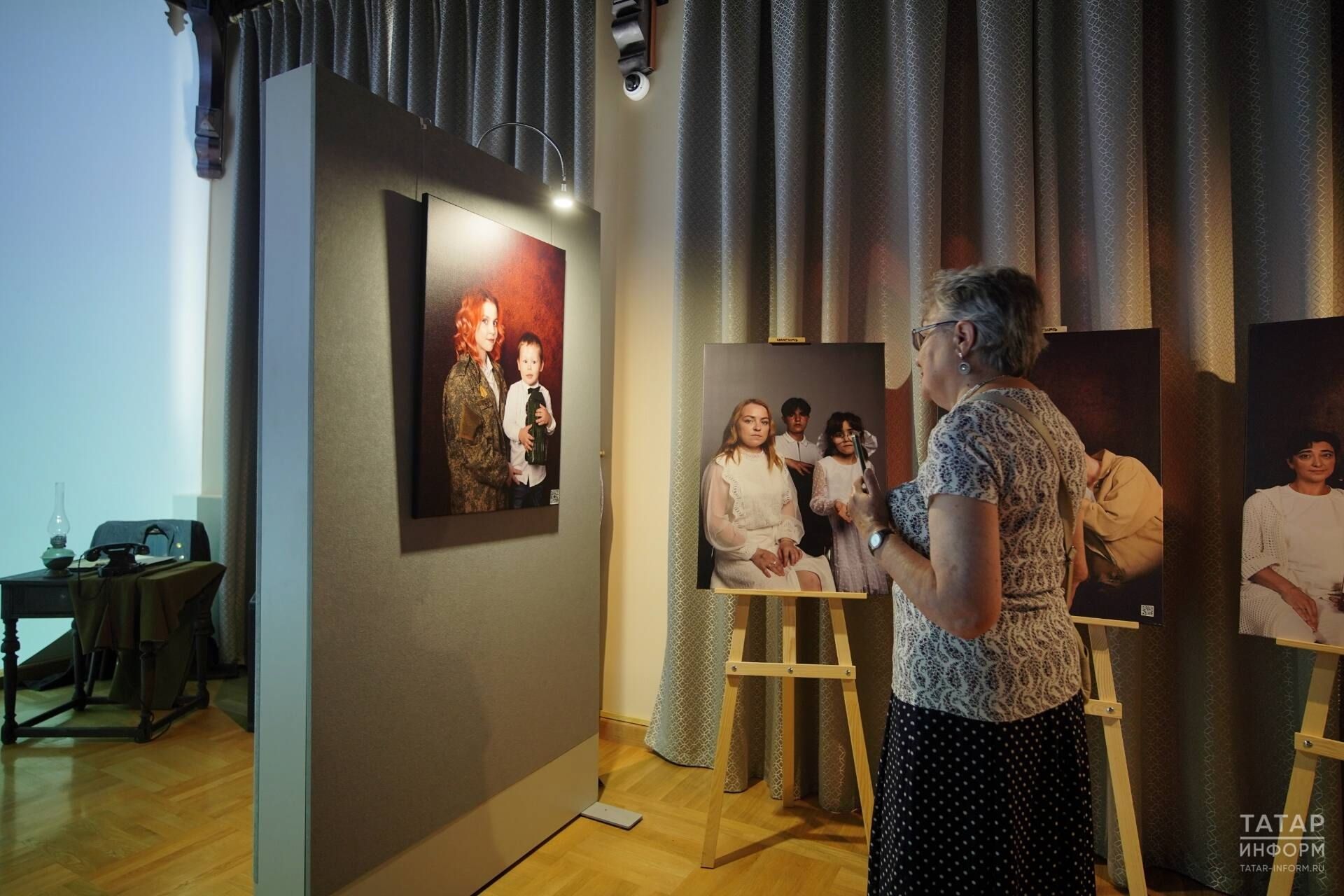В Казани состоялось открытие фотоэкспозиции, посвященной семьям героев спецоперации
