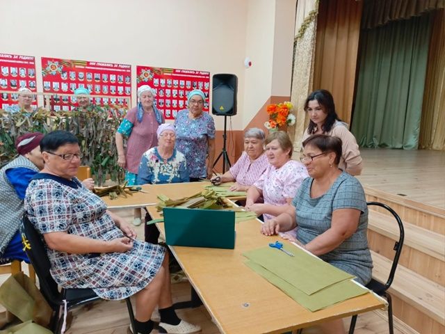Бабушки и внуки обсуждают эмоции