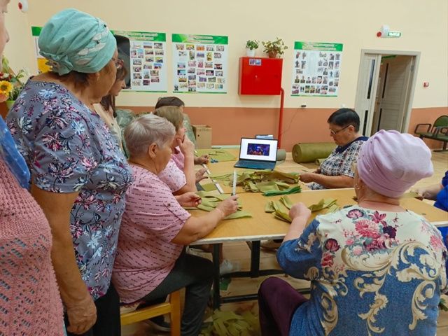 Бабушки и внуки обсуждают эмоции