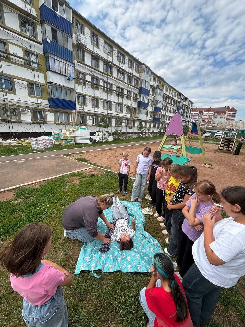 Активный день в лагере: зарядка, патриотизм и первая помощь