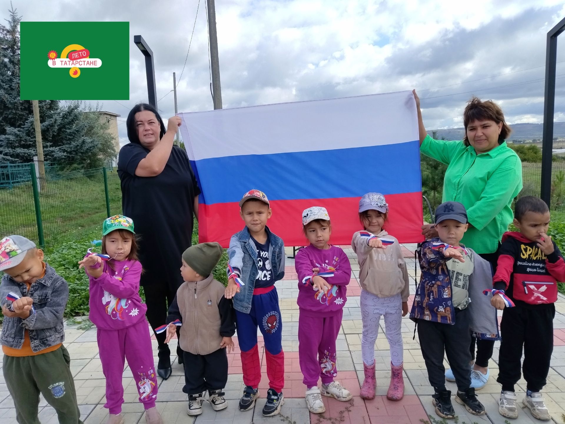 В селе Дым-Тамак прошла патриотическая акция «Триколор»
