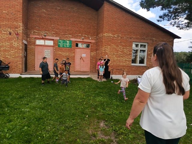 Три цвета праздника