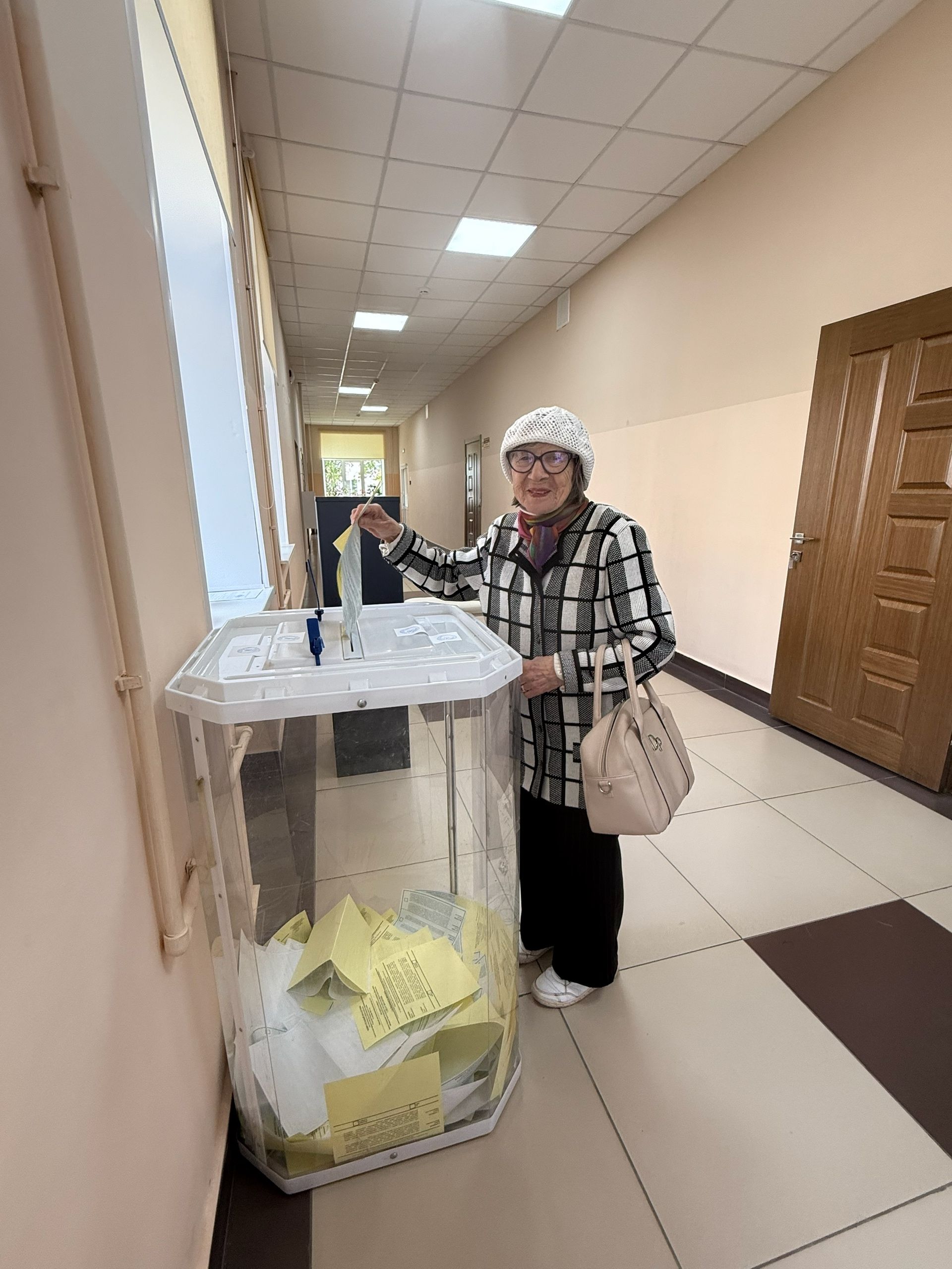 Активно голосует старая гвардия района