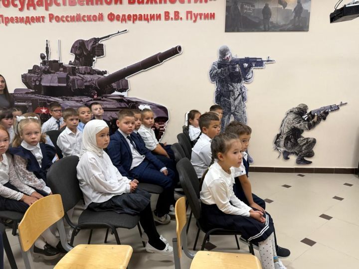 Урыссу гимназиясе музее алгы сызыктан экспонатлары белән тулыланды