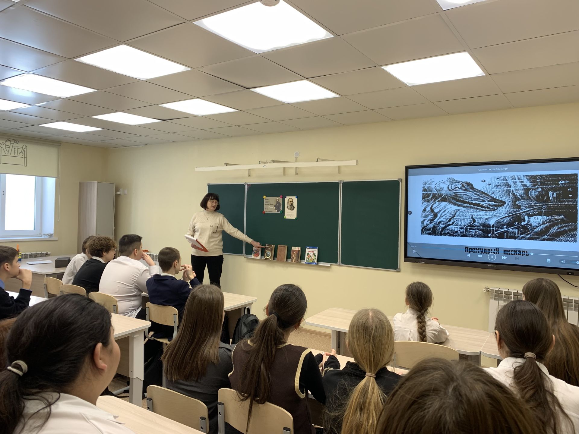 «Летописец сатиры»: встреча в литературной гостиной