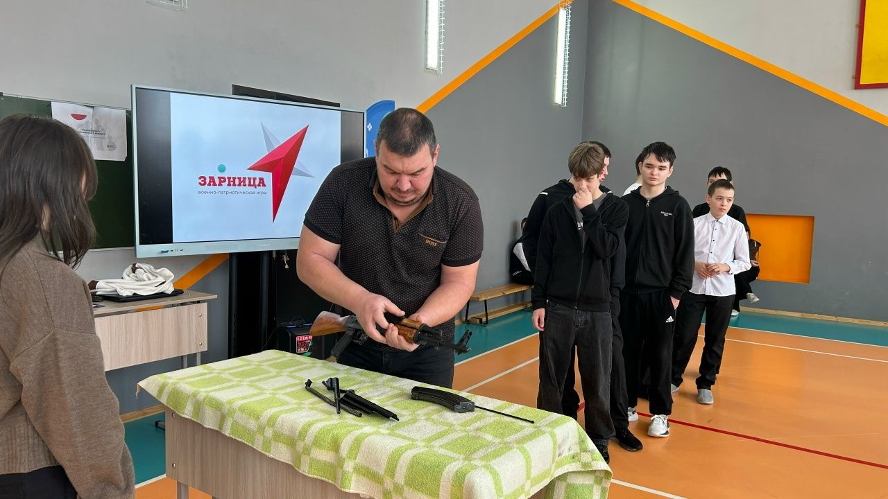 «Зарница»: школа превратилась в плацдарм