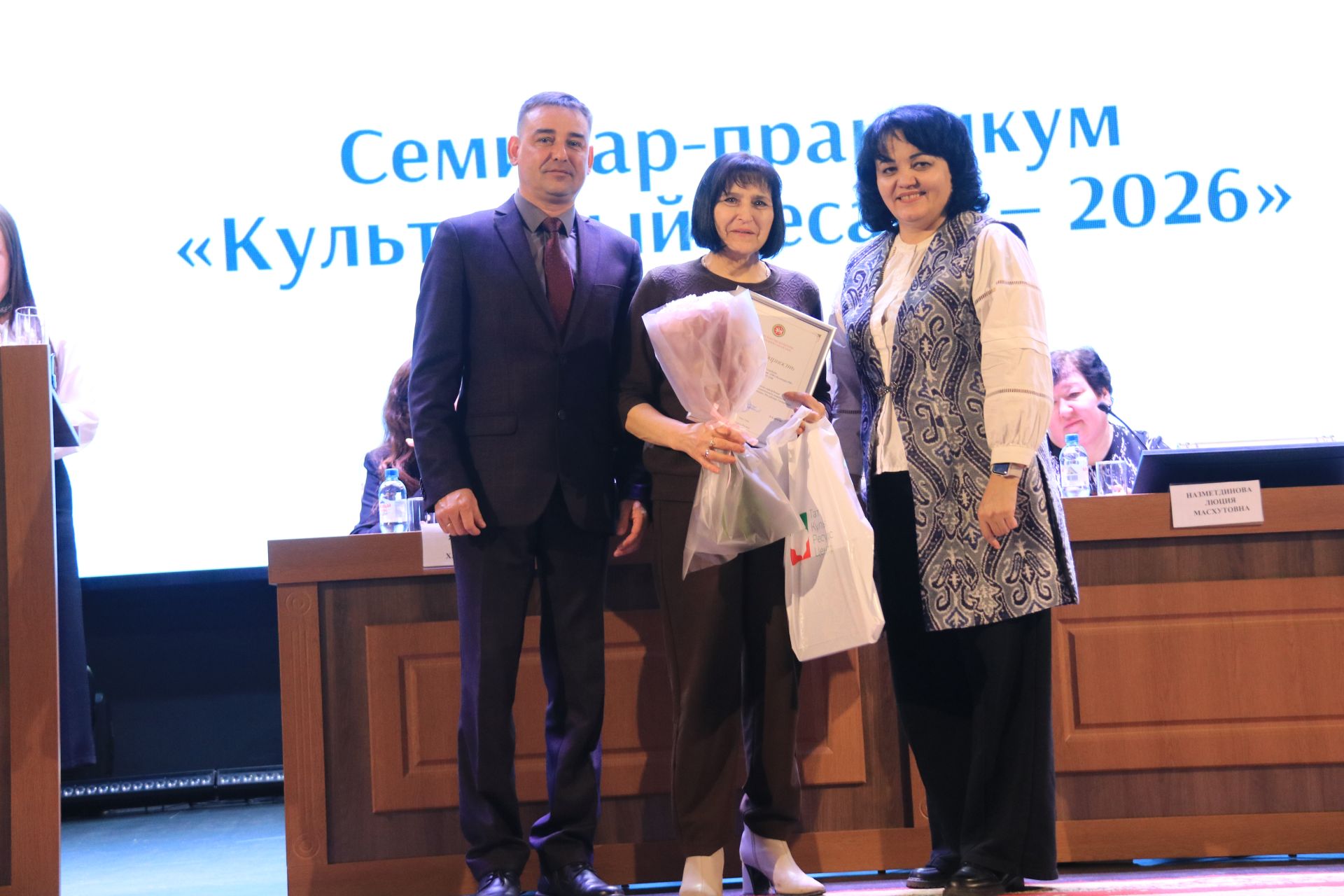 «Культурный десант» рукоплескал лучшим работникам отрасли