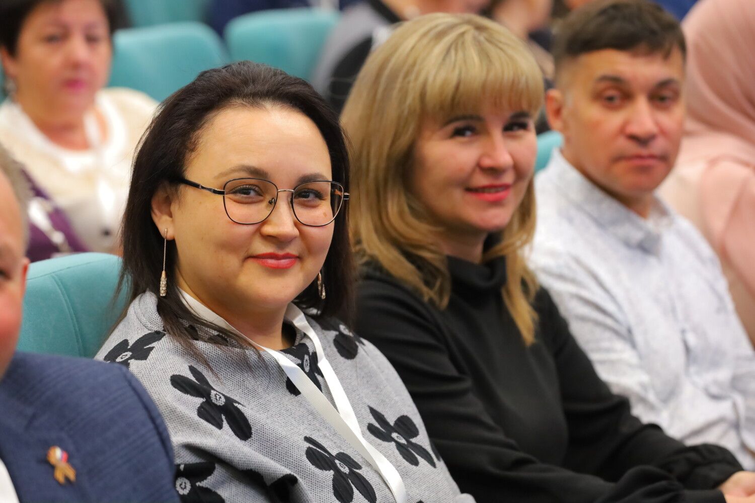 В Казани открылся XIV всероссийский сход предпринимателей татарских сел