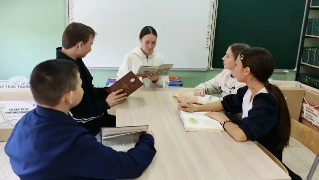Весенняя симфония в книжных страницах
