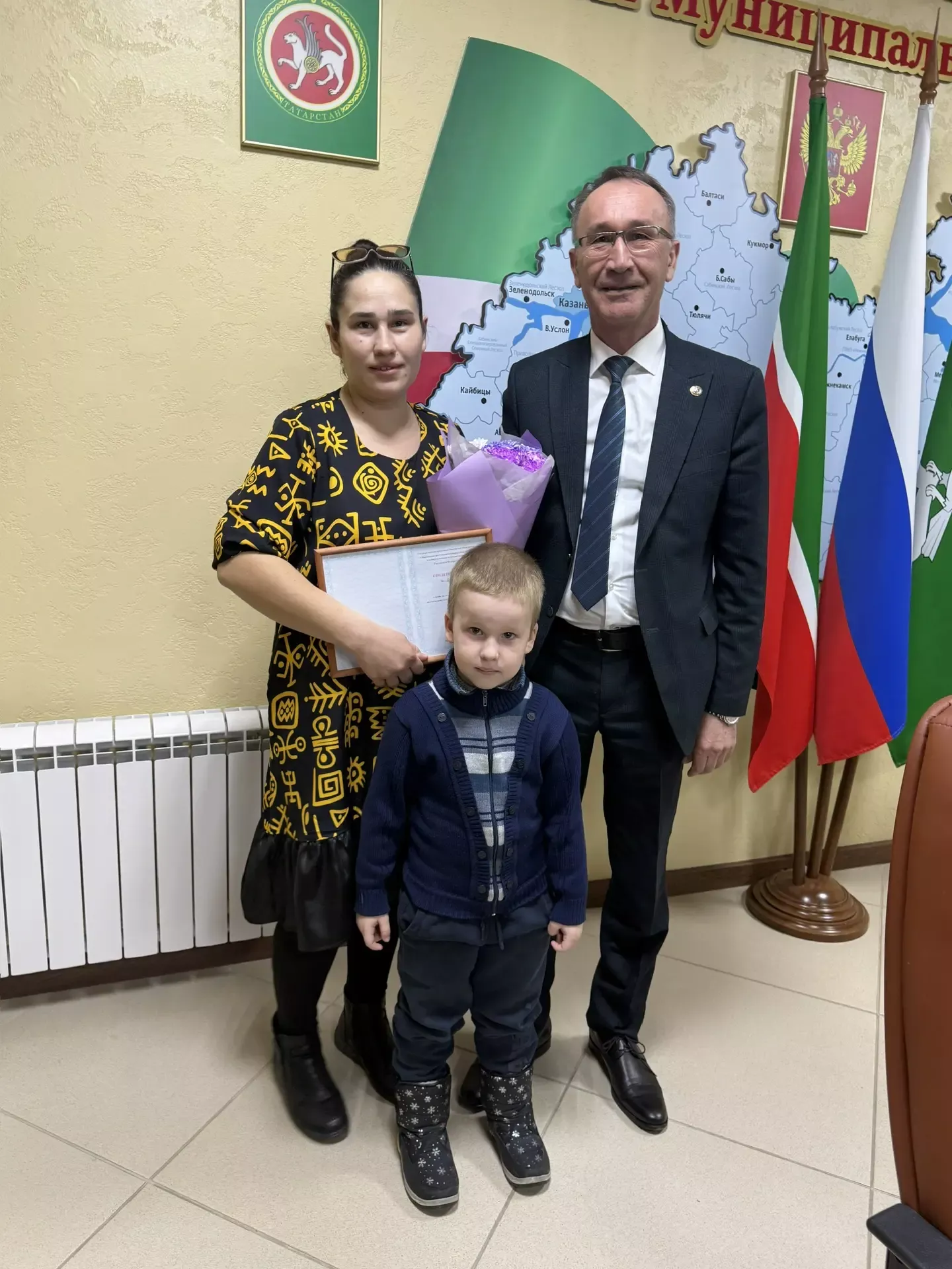 Еженедельное расширенное совещание началось с церемонии награждения