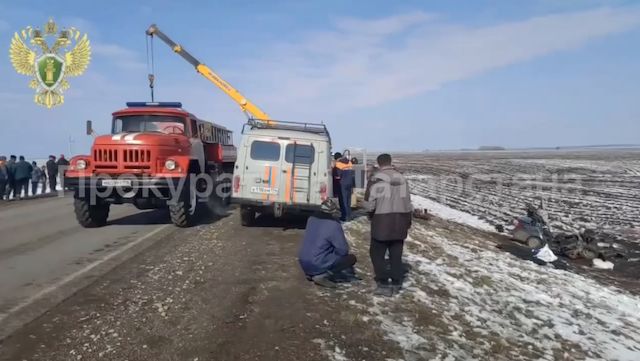 Число погибших в результате столкновения легковушки с трактором увеличилось до пяти человек