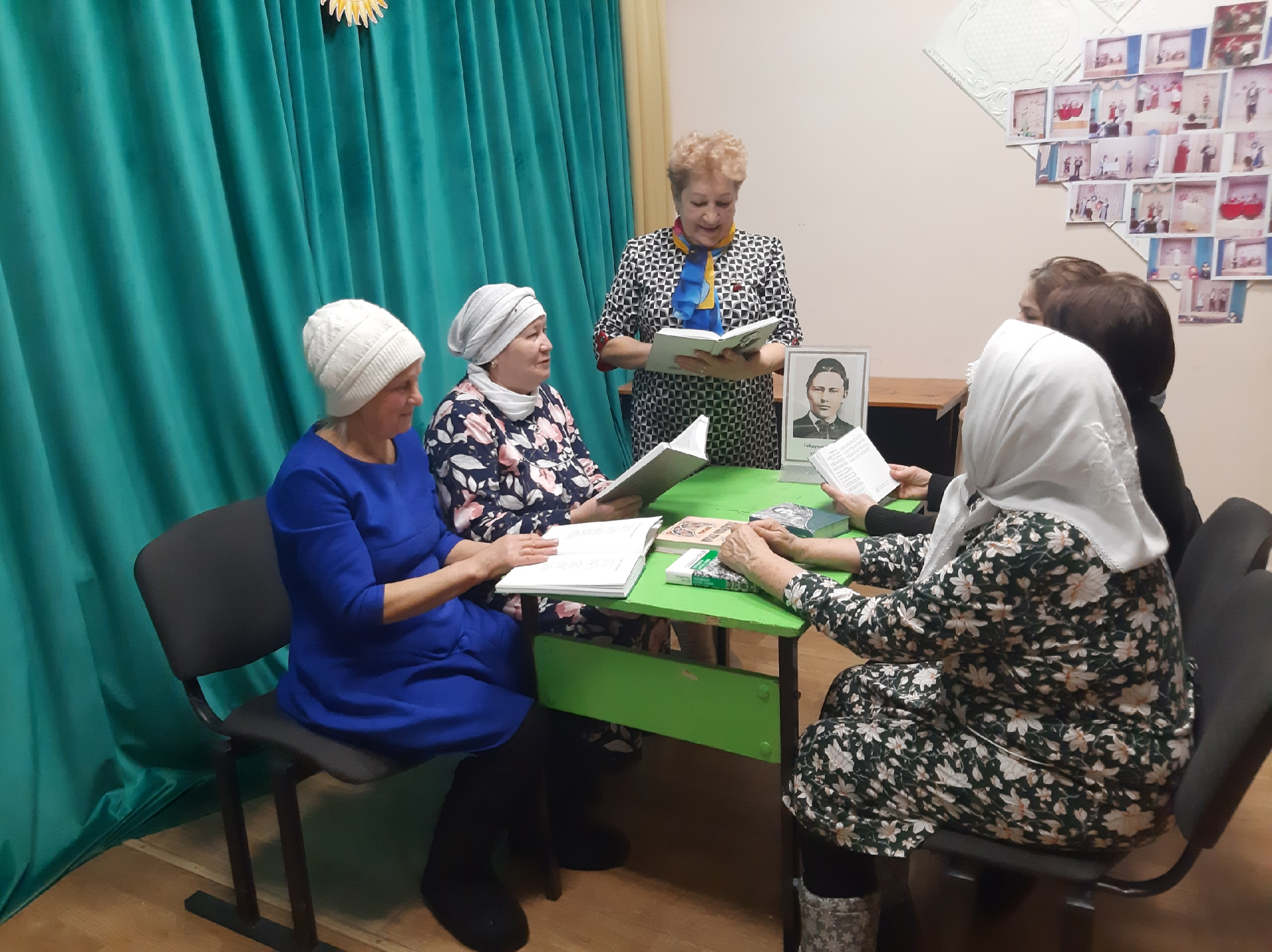 В Байряки‑Тамакской сельской библиотеке прошёл литературный час «Г. Тукай — великий поэт»