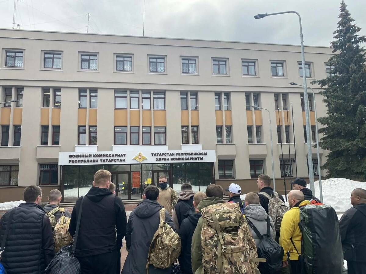 Из столицы Татарстана к местам подготовки отправились бойцы Африканского корпуса