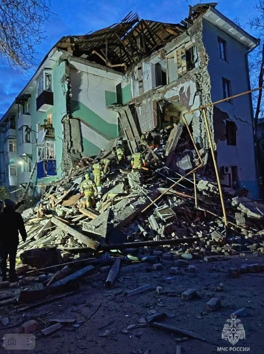 Два беспилотника попали в жилые дома в Сызрани