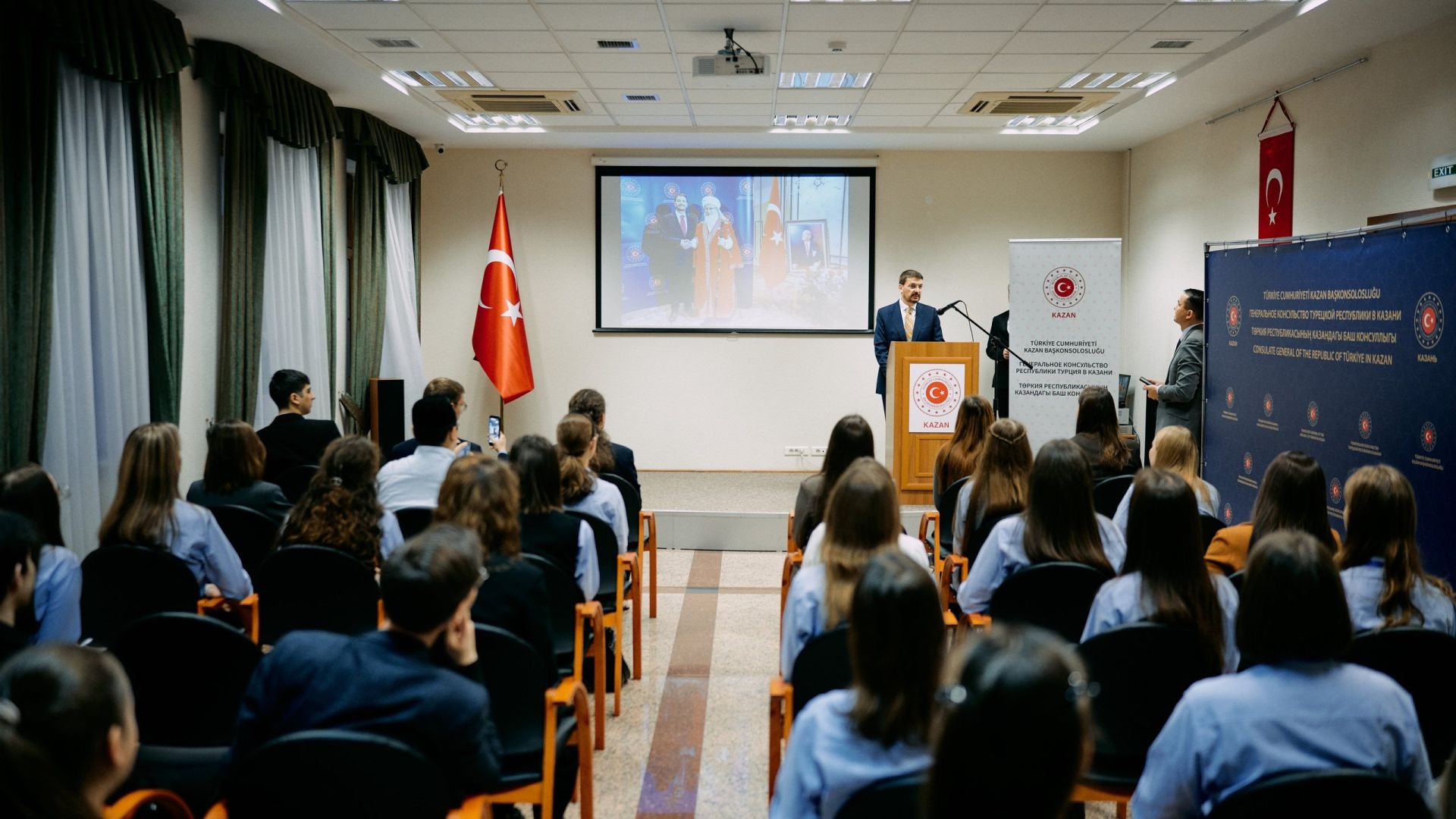В Татарстане продолжается приём заявок на участие в программе «Youth Ambassadors 9.0»