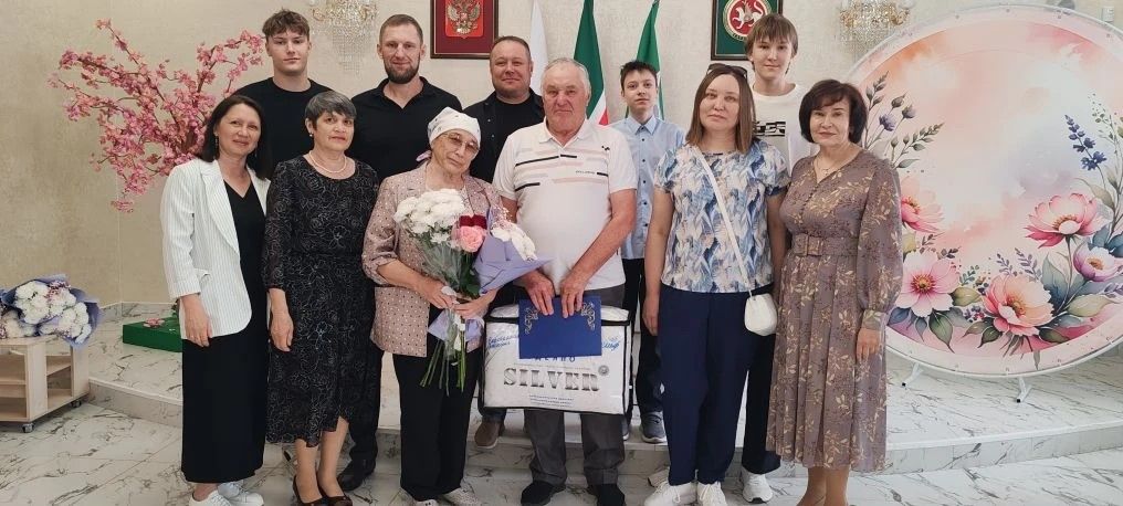 Эстафета семейного счастья: от золотых юбиляров к многодетным династиям