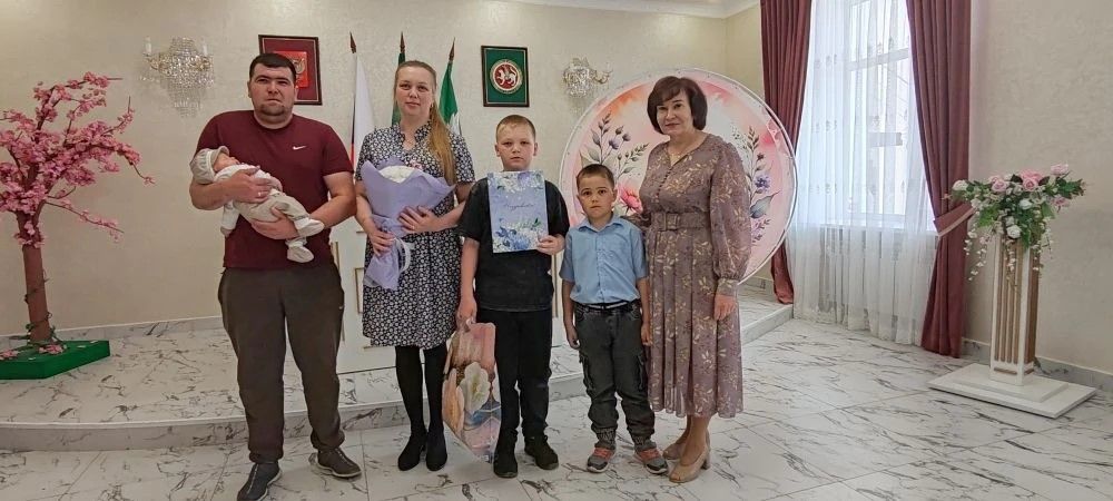 Эстафета семейного счастья: от золотых юбиляров к многодетным династиям