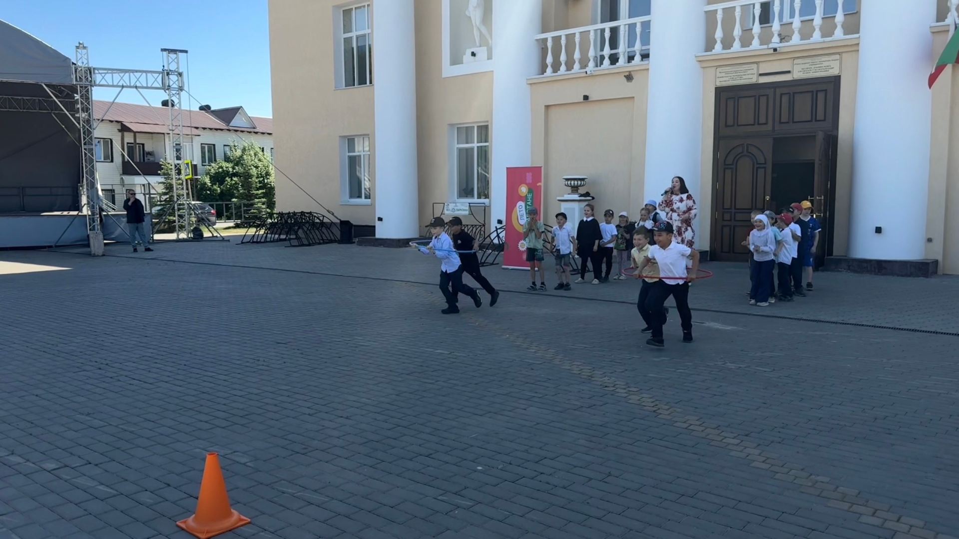 Путешествие в историю письменности: школьники отметили День славянской письменности в Уруссу