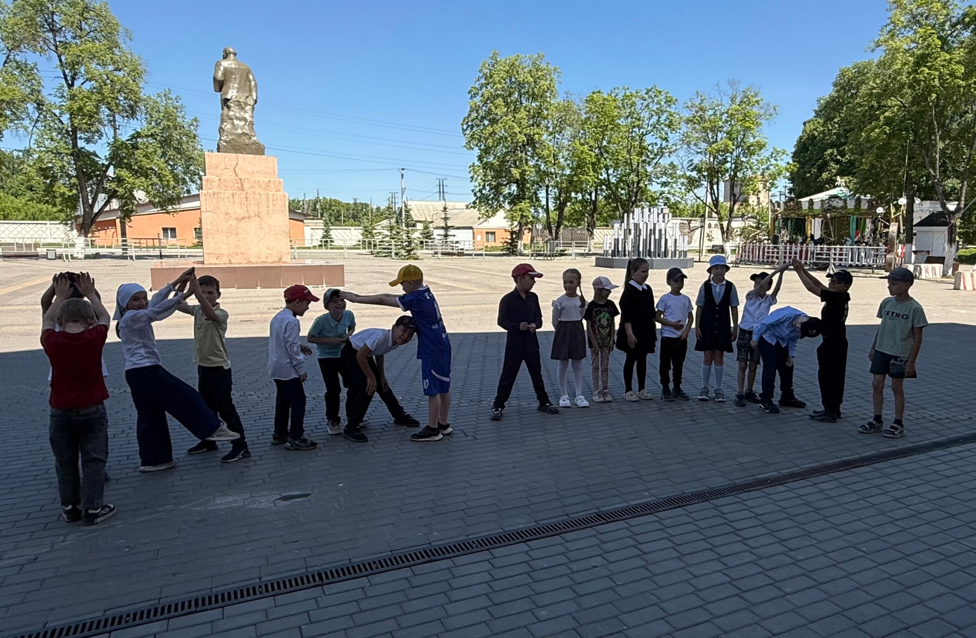Путешествие в историю письменности: школьники отметили День славянской письменности в Уруссу