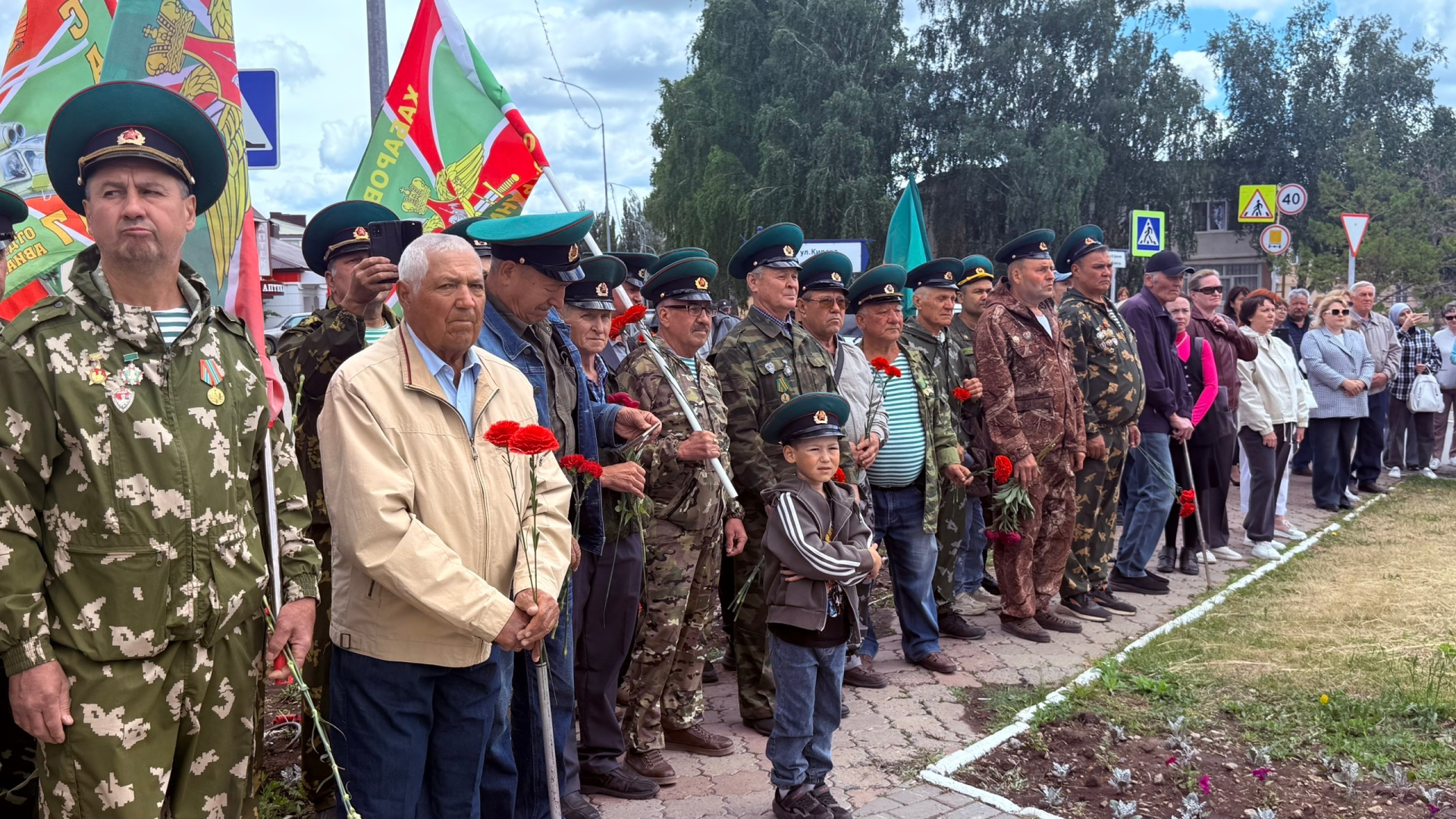 Торжественный митинг у монумента «Пограничникам всех поколений»
