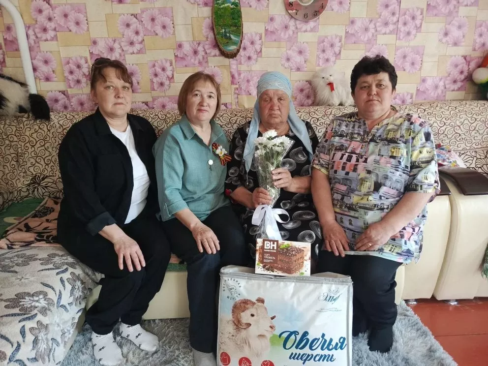 Сегодня в Кряш-Буляке с юбилеем поздравили маму героя, отдавшего жизнь в спецоперации
