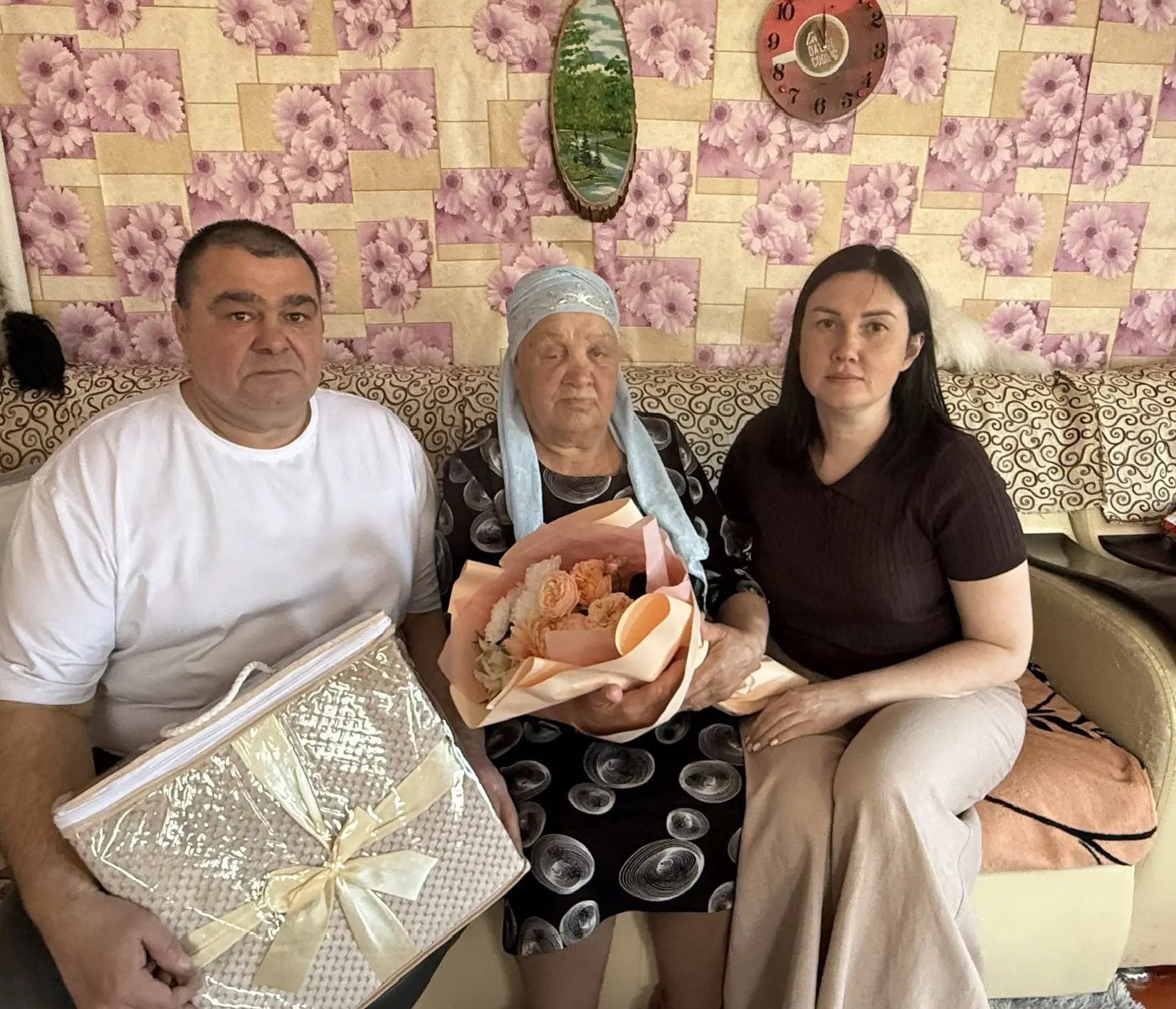 Сегодня в Кряш-Буляке с юбилеем поздравили маму героя, отдавшего жизнь в спецоперации