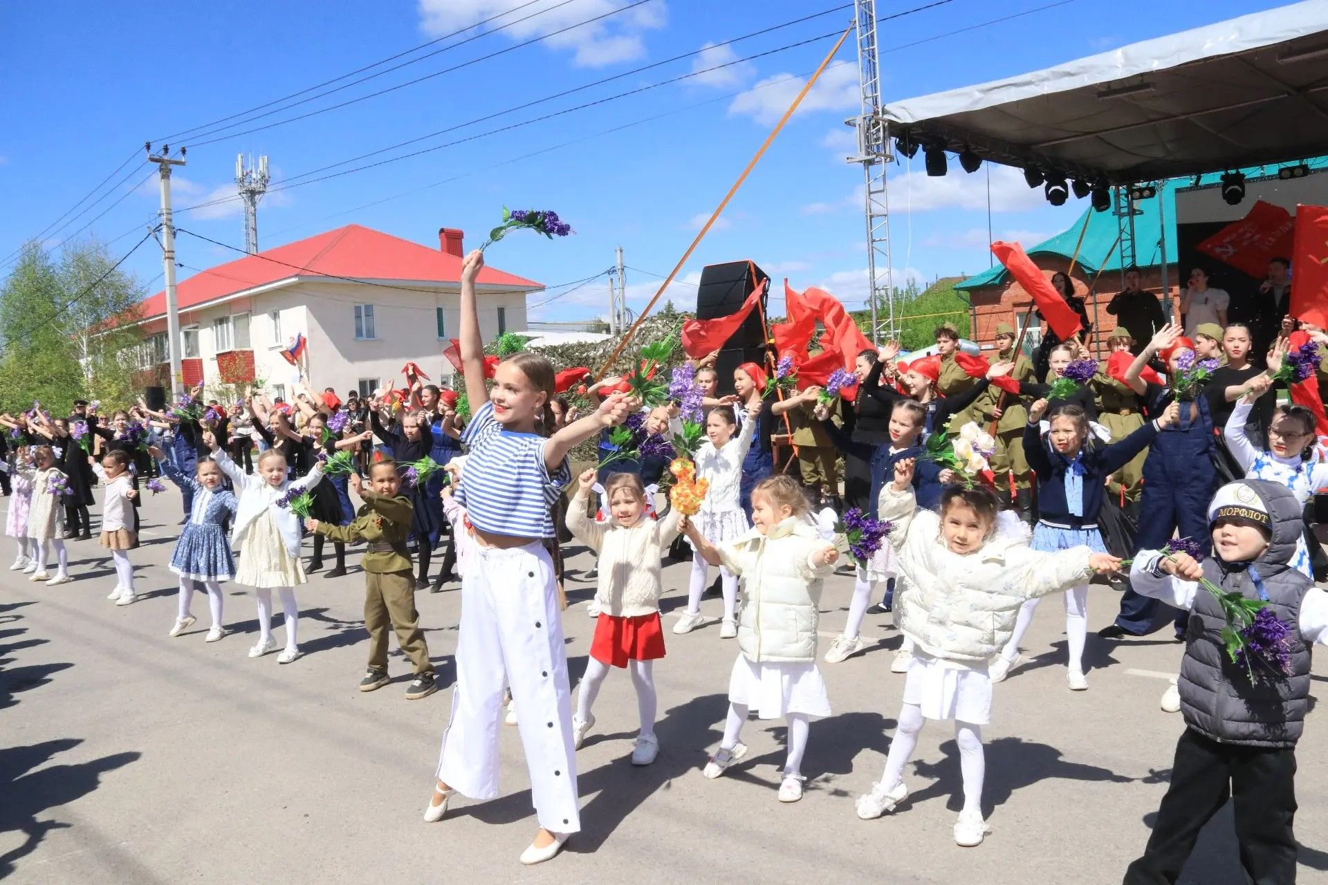 Бессмертный строй Победы – в Уруссу