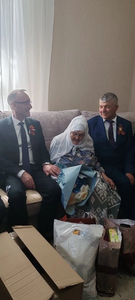 Глава Ютазинского района посетил участников ВОВ