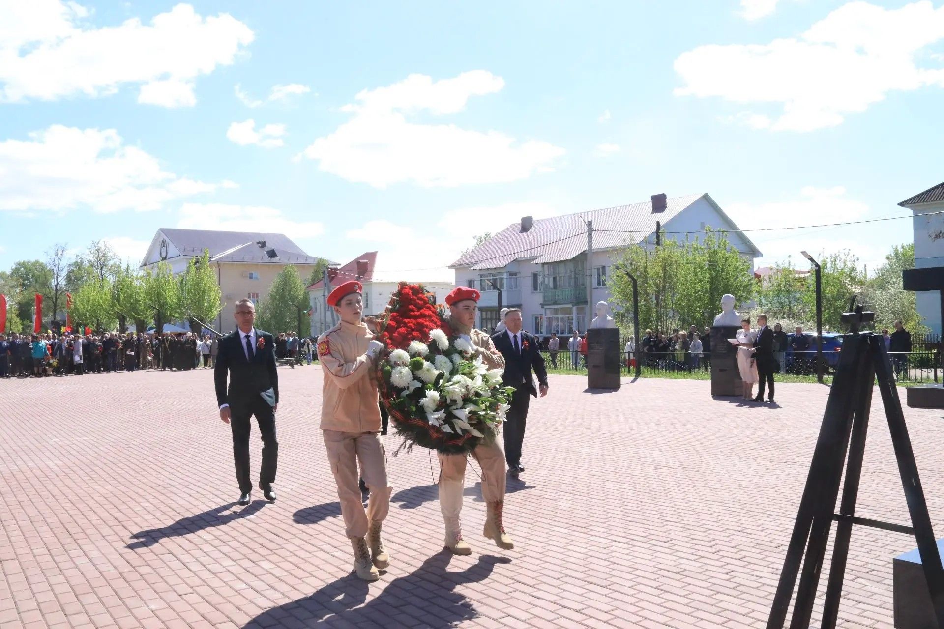 Бессмертный строй Победы – в Уруссу