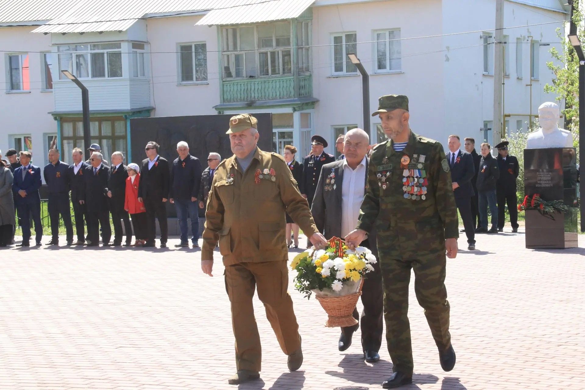 Бессмертный строй Победы – в Уруссу