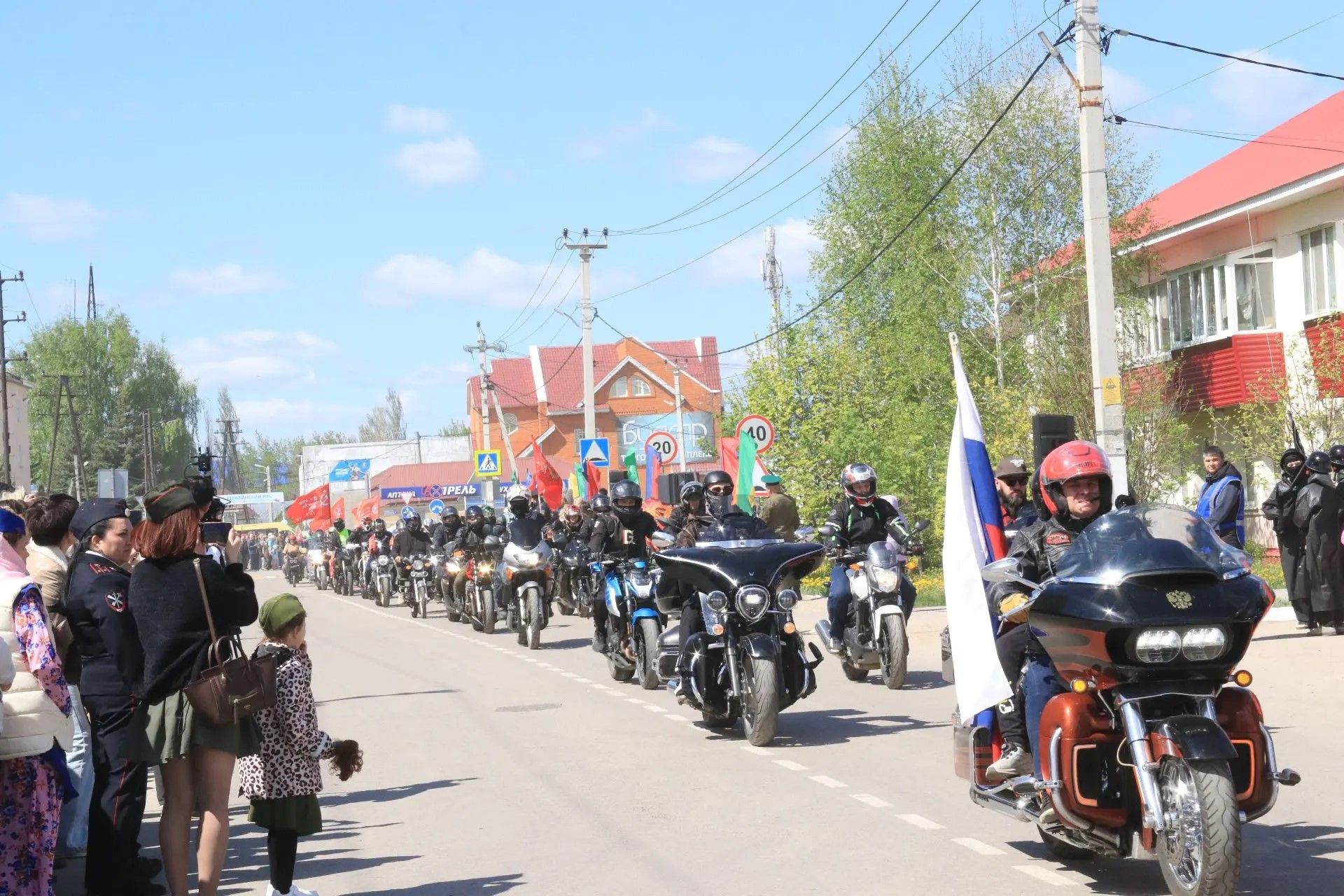 Бессмертный строй Победы – в Уруссу