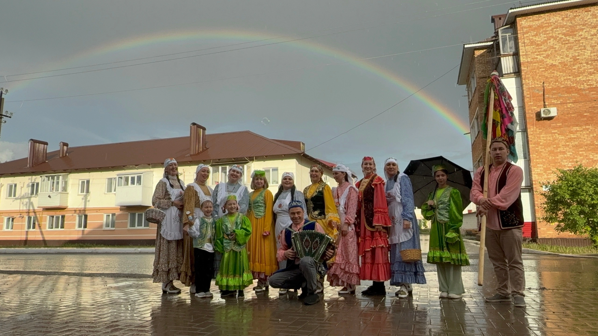 Традиции в сердце праздника: шествие «Ай, рэхмэт» в посёлке Уруссу