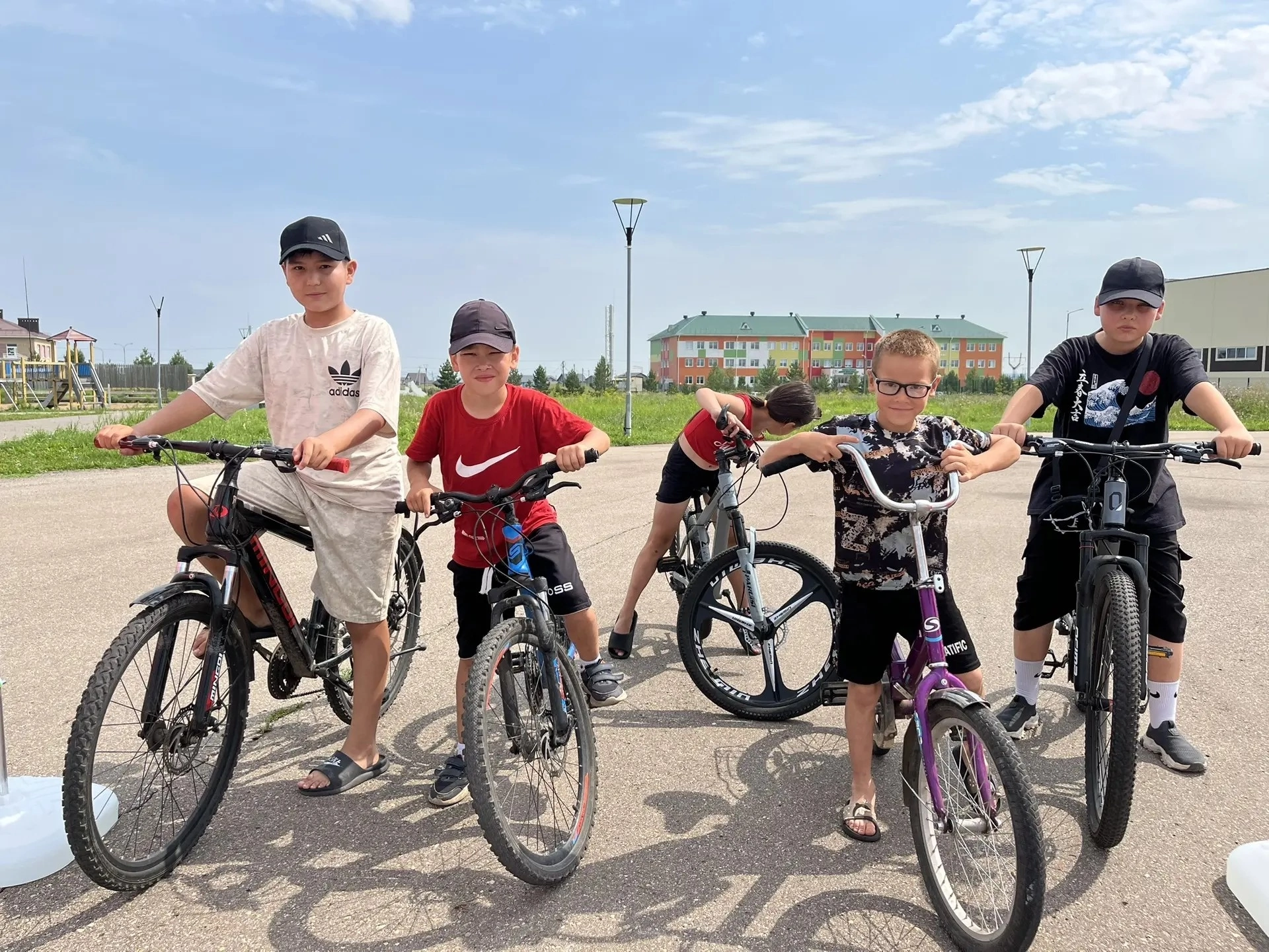 Дворовый лагерь покорил Scooter Day