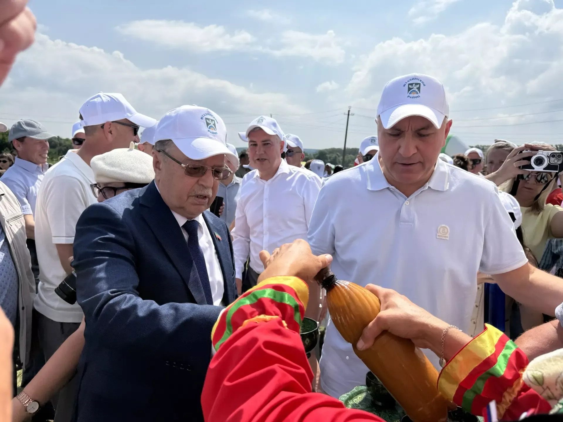 Кумыс в этот день пробовали все и мы тоже