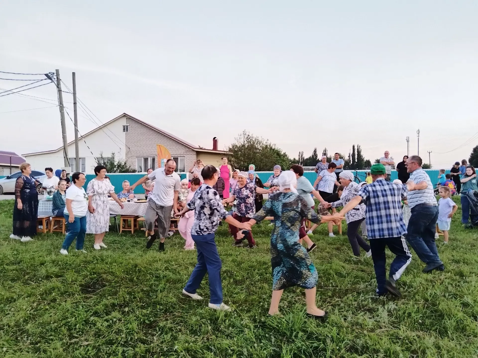 «Счастливые вместе»: в селе Байряка отметили День семьи, любви и верности