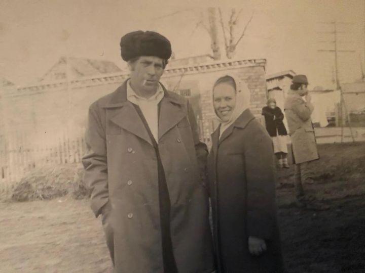 Ачлык һәм Балалар йортындагы сынауларга карамастан, йөрәгендә ихласлык саклаган